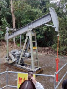 抽油機（磕頭機）